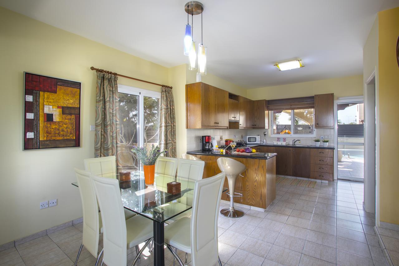 Ayia Napa Tropical Beach Villa מראה חיצוני תמונה