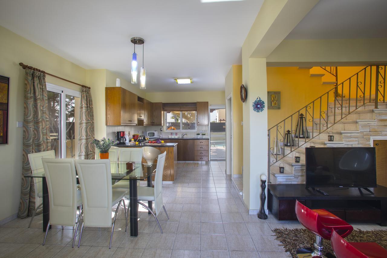 Ayia Napa Tropical Beach Villa מראה חיצוני תמונה