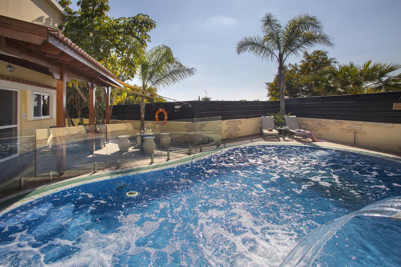 Ayia Napa Tropical Beach Villa מראה חיצוני תמונה