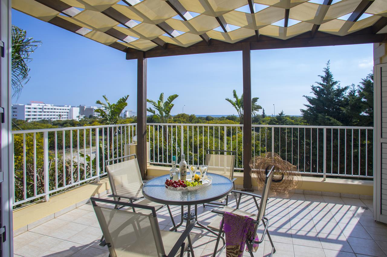 Ayia Napa Tropical Beach Villa מראה חיצוני תמונה